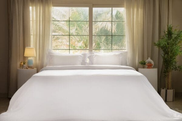 Simple White Floral Bedding Set – Pure Elegance - Image 2
