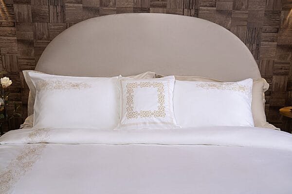 Enjoy comfort and luxury  Islamic Motifs bed set 600 TC - Image 3
