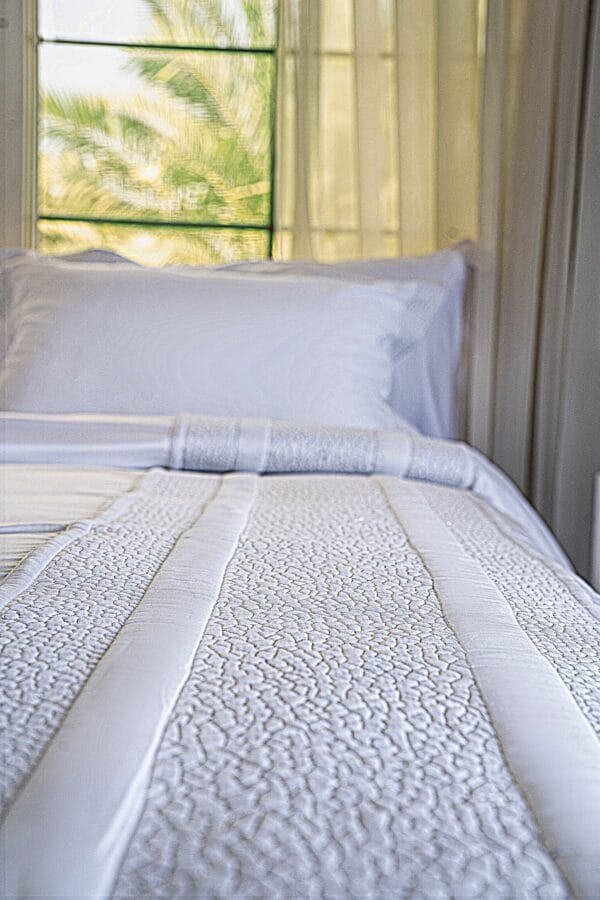 Silver Net Bedding Set | Sophisticated Elegance for a Luxurious Sleep - Image 3