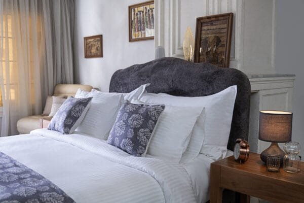 Embroidered Grey Runner & Cushion Set – Elegant Finishing Touches 5 pcs - Image 2