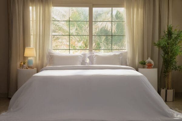 Simple White Floral Bedding Set – Pure Elegance - Image 3