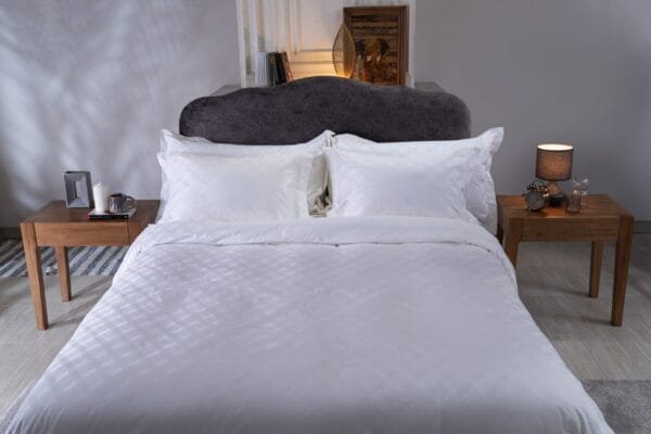 Striped Jacquard Duvet Cover Set – Timeless Elegance for Your Bedroom 600 TC