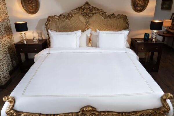 Golden Line Square Bedding Set – Sophisticated Elegance in Every Detail - Image 3