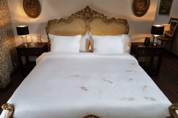 Brown Feather Bedding Set – Natural Elegance for Ultimate Comfort - Image 4