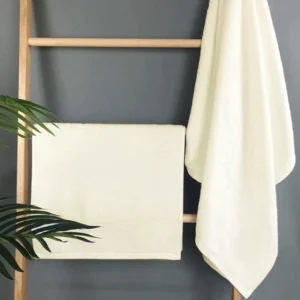 Off-White Bath Towel 140x70 cm – Soft, Absorbent, and Elegant