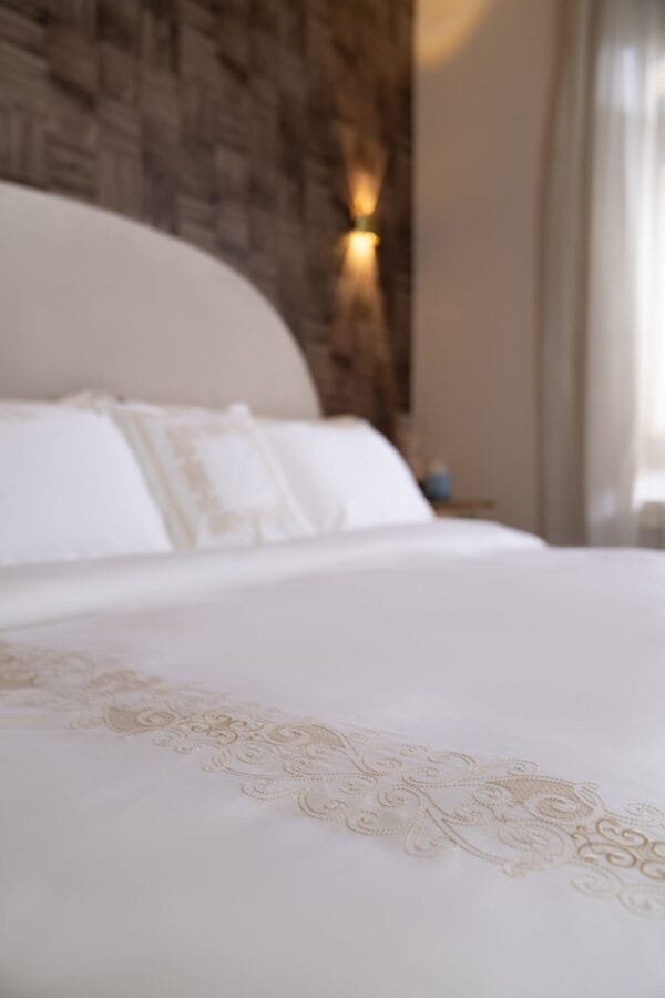 Enjoy comfort and luxury  Islamic Motifs bed set 600 TC - Image 2