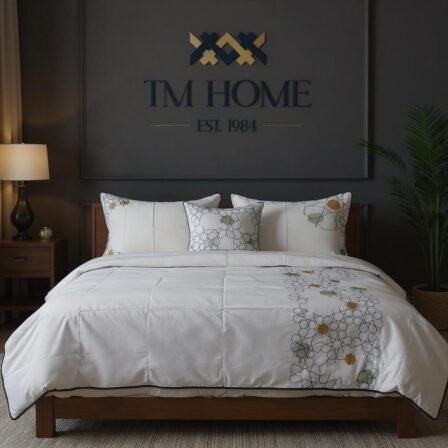 – TM Home's Luxurious Duvet Cover