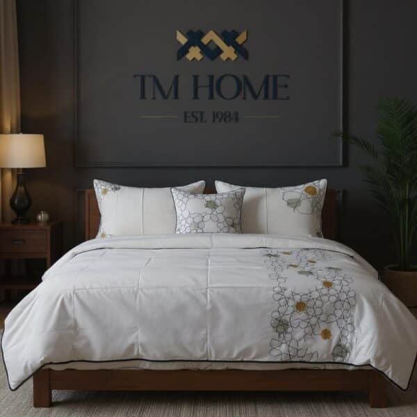 – TM Home's Luxurious Duvet Cover
