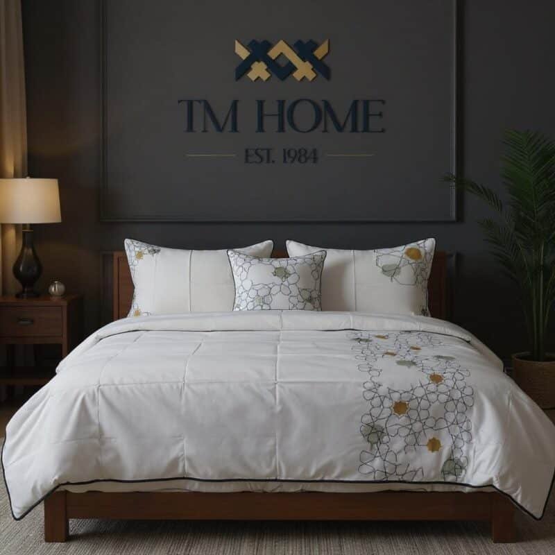 – TM Home's Luxurious Duvet Cover